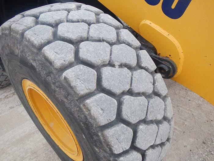 Used Komatsu WA-320-8
