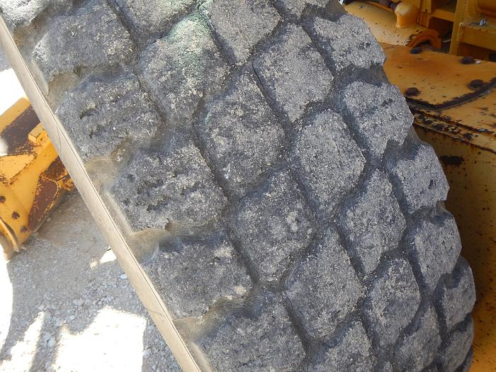 Used 2001 DEERE 770CH