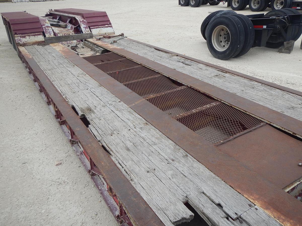 Used 2014 Trail King TK110HDG-533