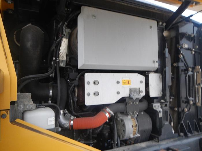 Used Komatsu WA-320-8