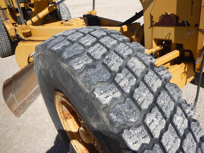 Used 2001 DEERE 770CH