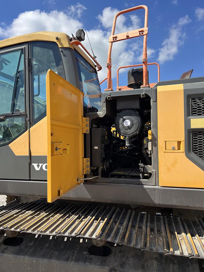 Used 2018 Volvo EC220EL