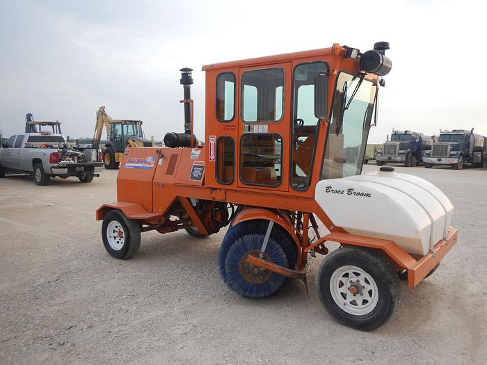 Used 2015 Broce Broom RJT350