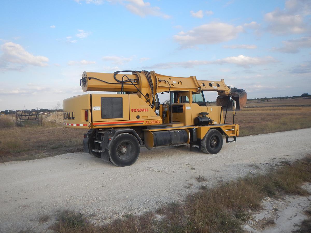 Used 2011 Gradall XL3100IV