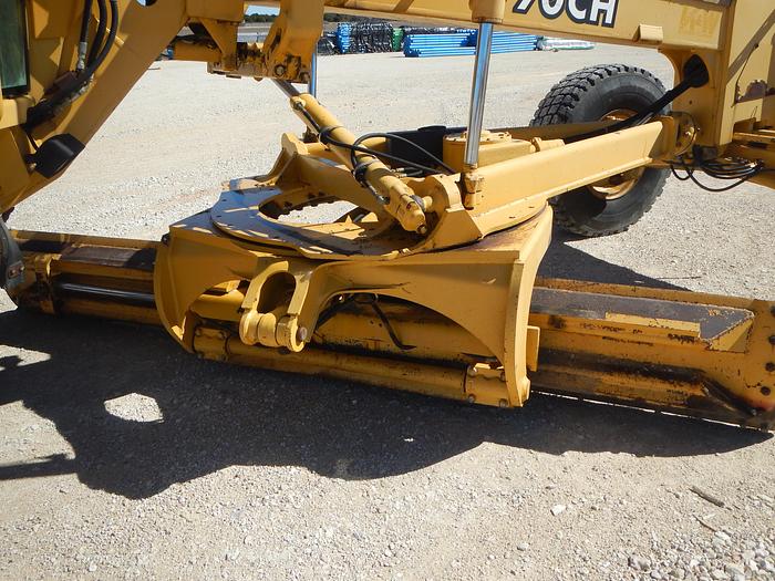 Used 2001 DEERE 770CH