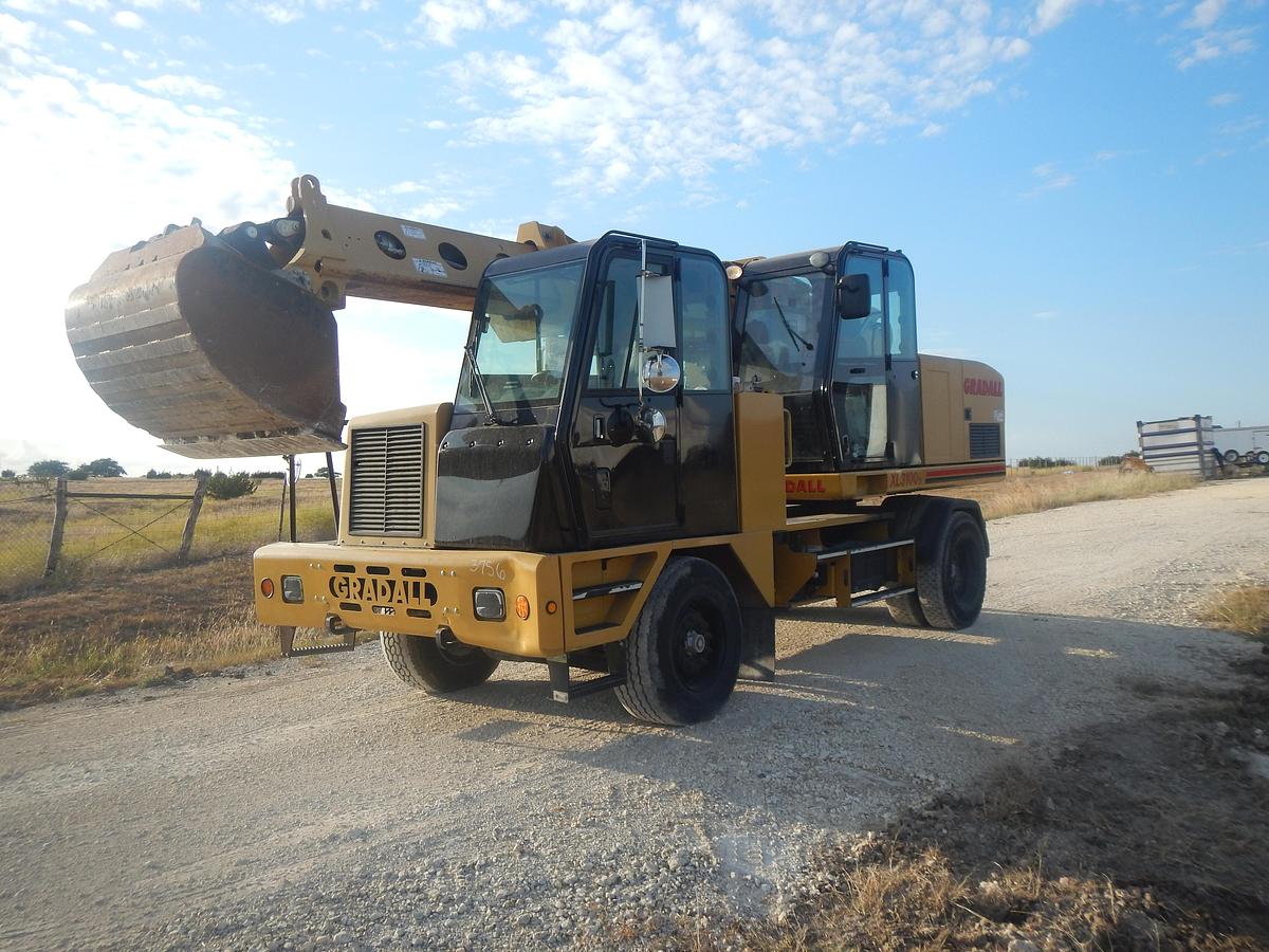 Used 2011 Gradall XL3100IV