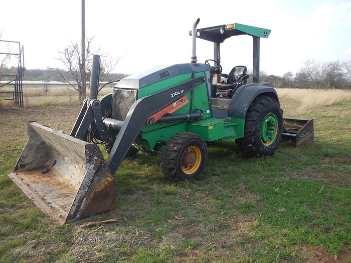 Used 2016 DEERE 210L EP