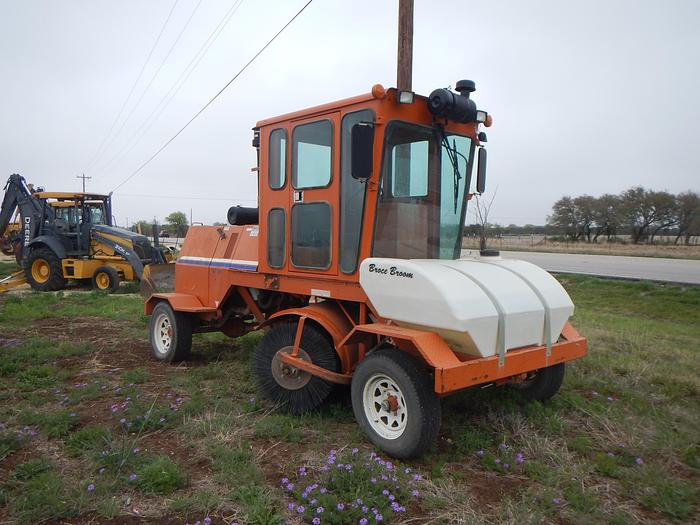 Used 2013 Broce Broom RJT350