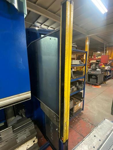 Used 2003 Trumpf TrumaBend V230 CNC Pressbrake