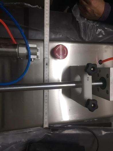 Neumaschine Pneumatischer Tisch - Kolbenfüller
