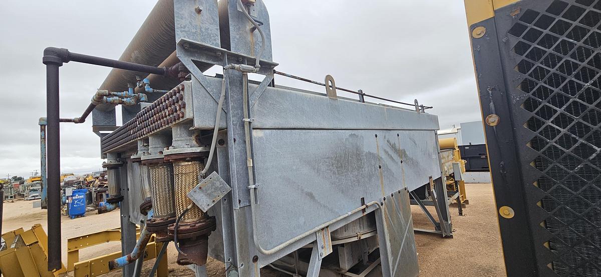 Used 1990 Caterpillar G3516  4160 volt good running  high hour take outs