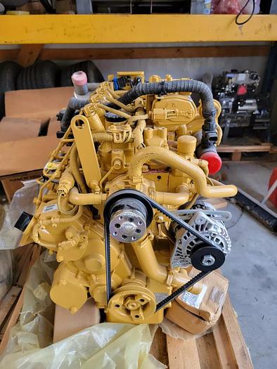 Caterpillar 4 Cylinder C2.2 Turbo Diesel Engine 2800RPM 55KW / 73.7HP