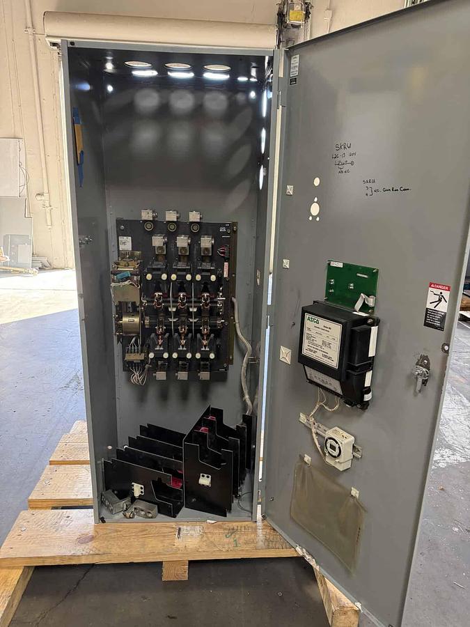 Used ASCO 800 SERIES 300 ATS Switch FEATURES 480 Volt/ 800 Amps/ Nema 1/  3 pole
