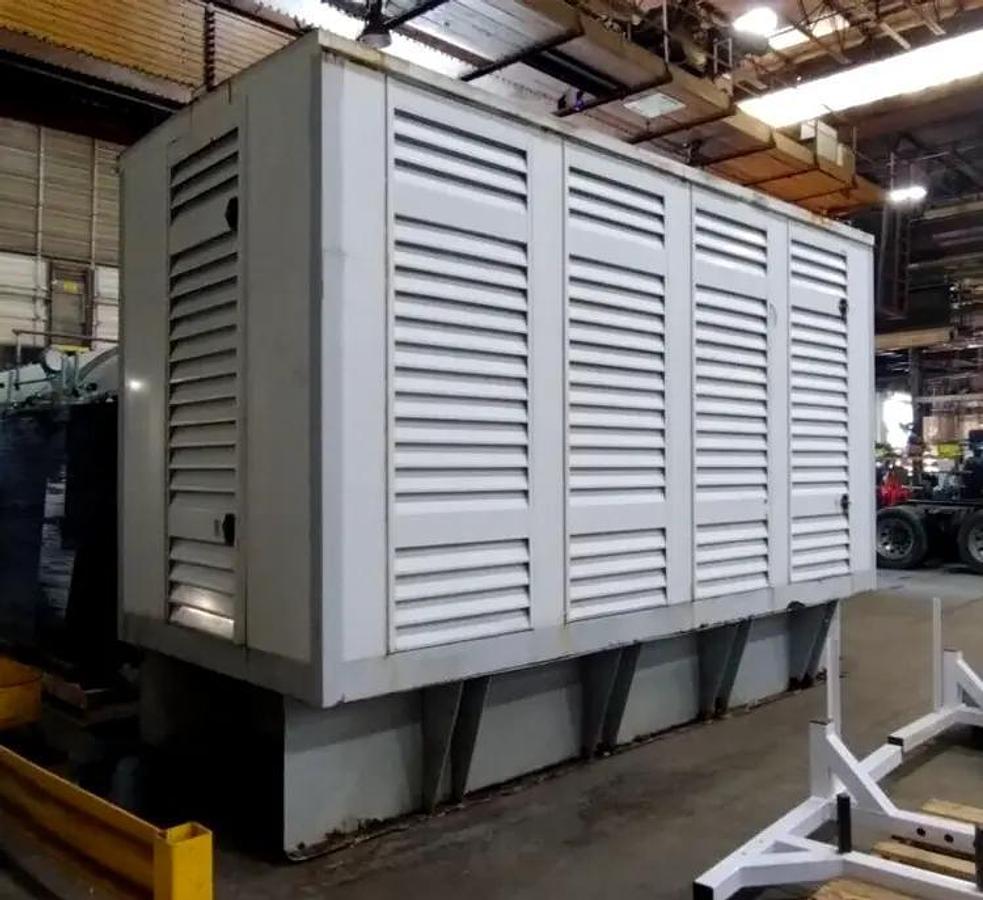 Used Cummins 600kW Diesel Generator 600DFGB