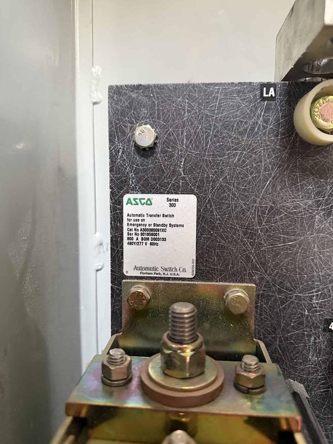 Used ASCO 800 SERIES 300 ATS Switch FEATURES 480 Volt/ 800 Amps/ Nema 1/  3 pole