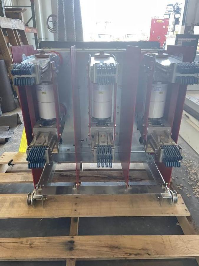 Used Eaton Corp 2016 Circuit Breaker 150VCP-W40