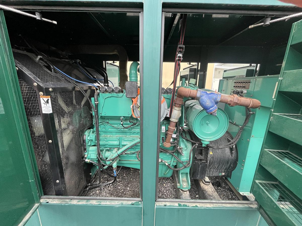 Used Natural Gas 250kW Cummins Generator