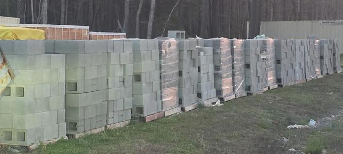 Used Lot of 2000 Concrete Blocks 8" X 6" X 16"