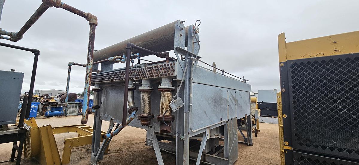 Used 1990 Caterpillar G3516  4160 volt good running  high hour take outs