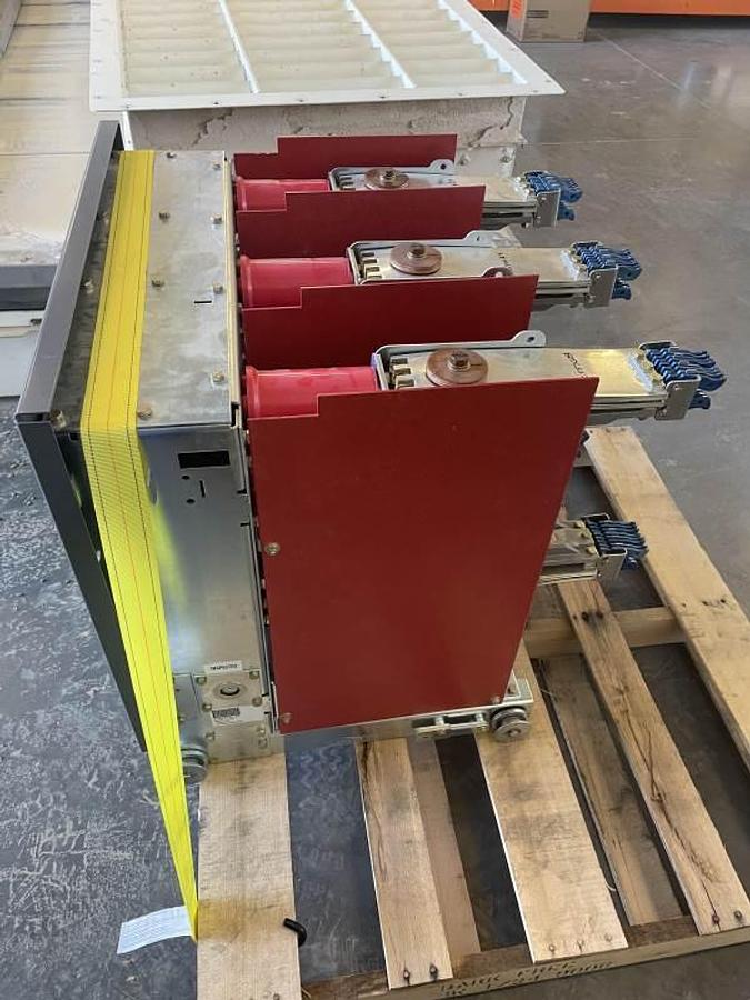 Used Eaton Corp 2016 Circuit Breaker 150VCP-W40