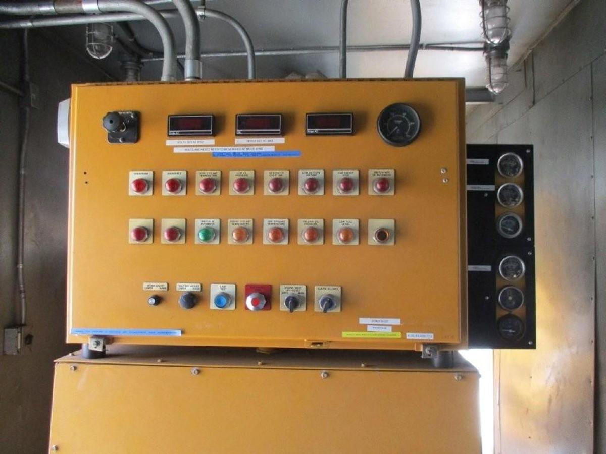 Used 1999 Caterpillar 3508-4160 Volt Power Module with Breaker and utility Swithcgear