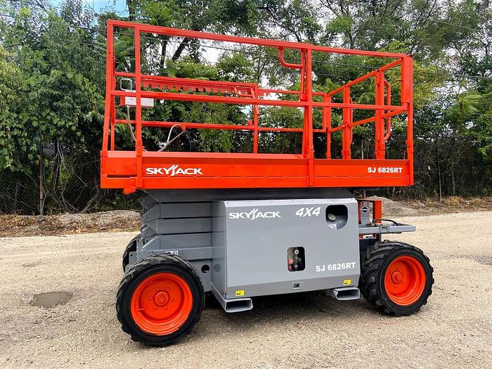 Used 2010 SKYJACK 6826RT