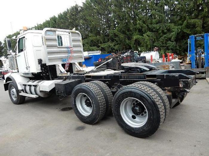 Used 14' Kybato AR-500 Quick Change Box with Kybato Quick Change 5th Wheel Plate & Aluminum headache rack