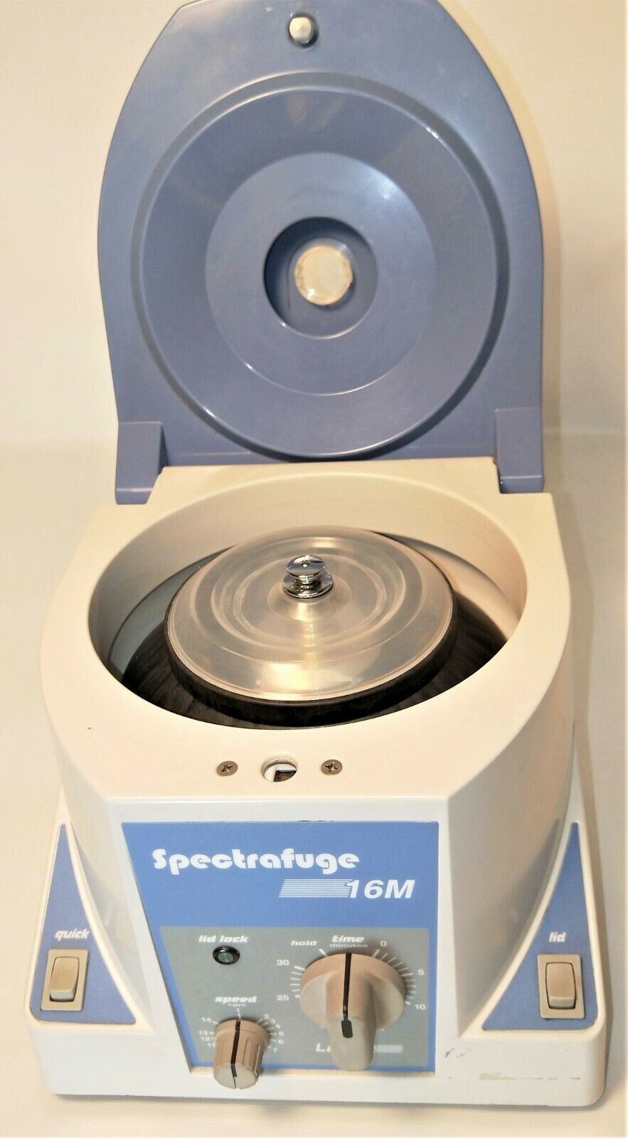 Used Labnet Spectrafuge 16M MicroCentrifuge (18 x 1.5/2mL)