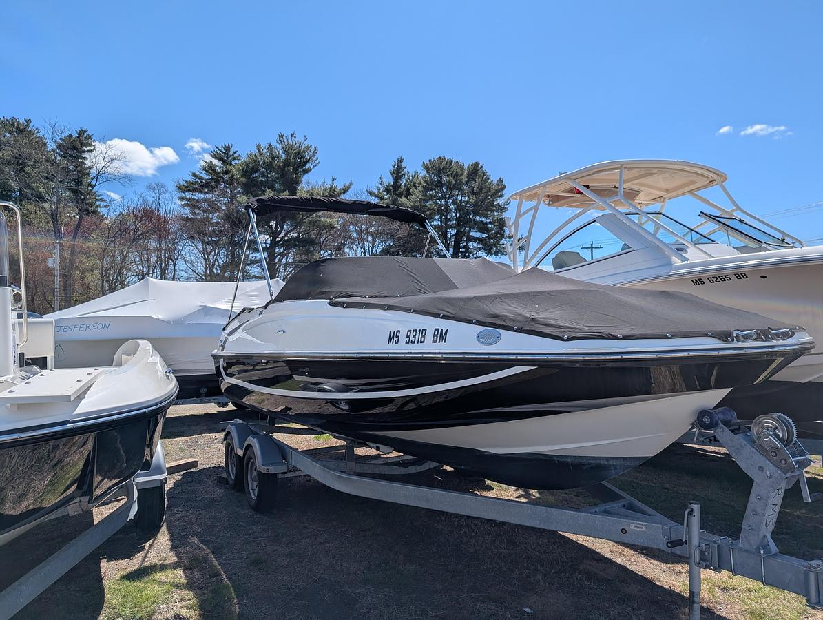 Used Bayliner 210 Deck Boat