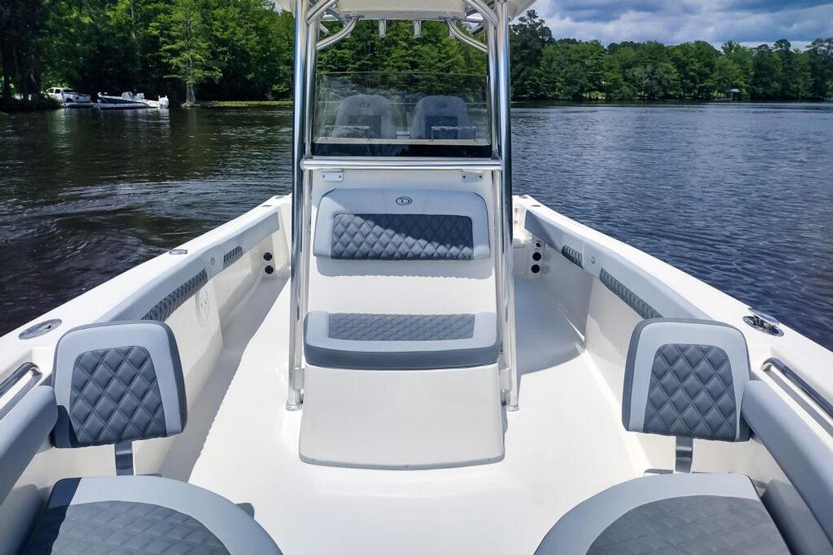 2027 Defiance 240 Catalina
