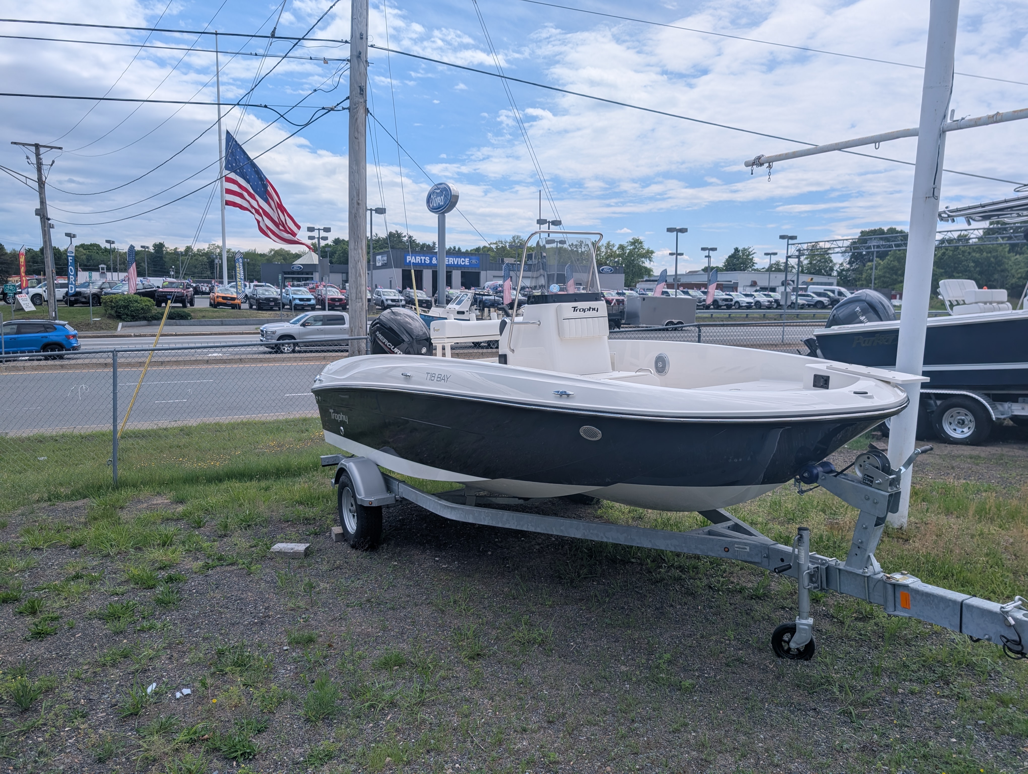 Bayliner T18LE Center Console