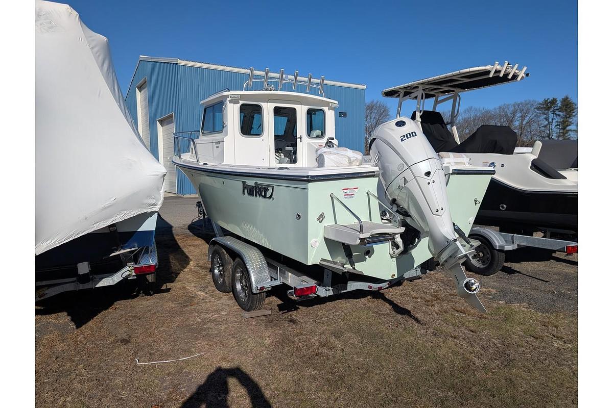 2024 Parker Offshore 2120 Sport Cabin