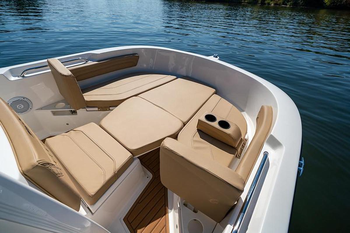 2027 Bayliner Trophy 22CX