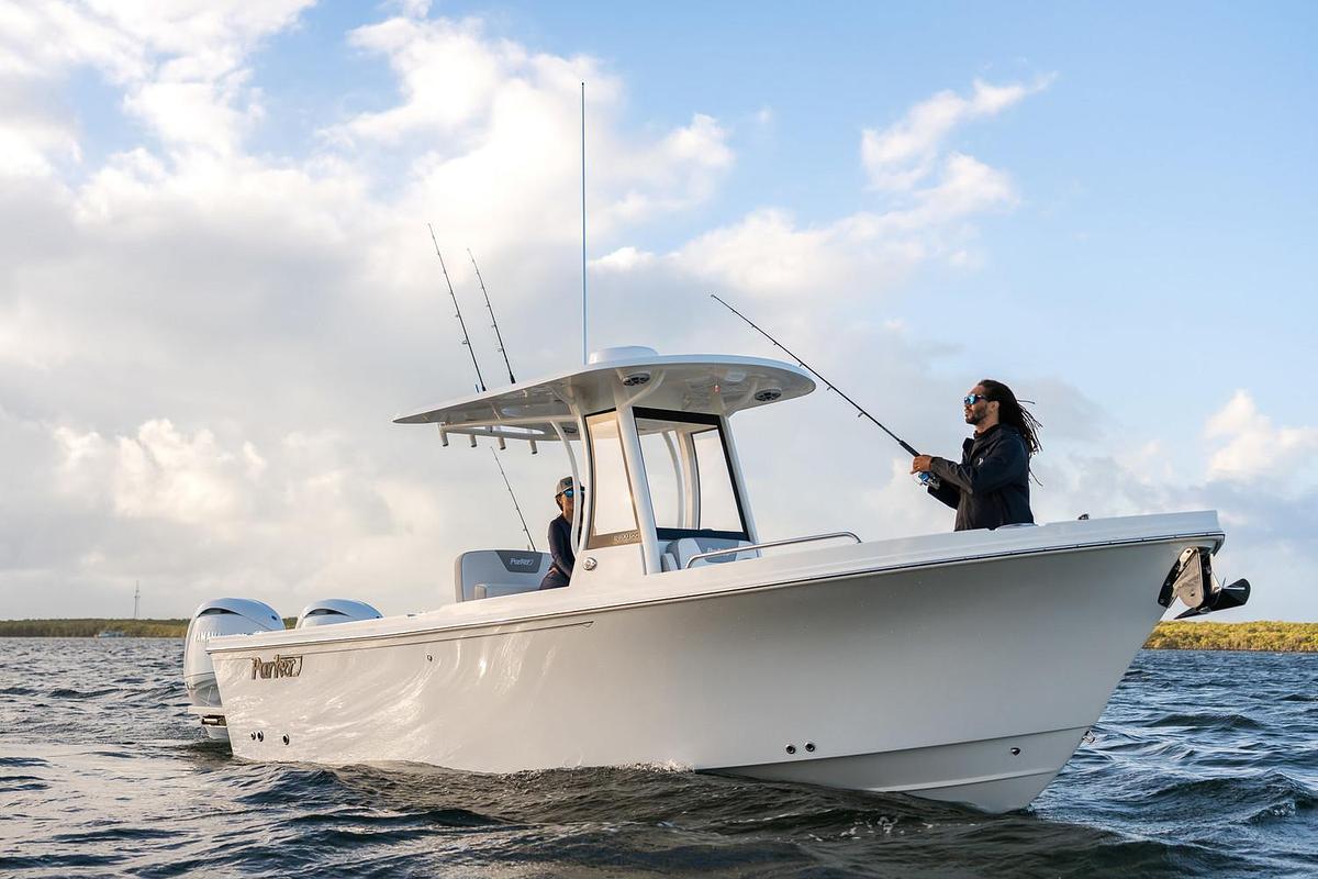 2025 Parker Offshore 2600 Center Console