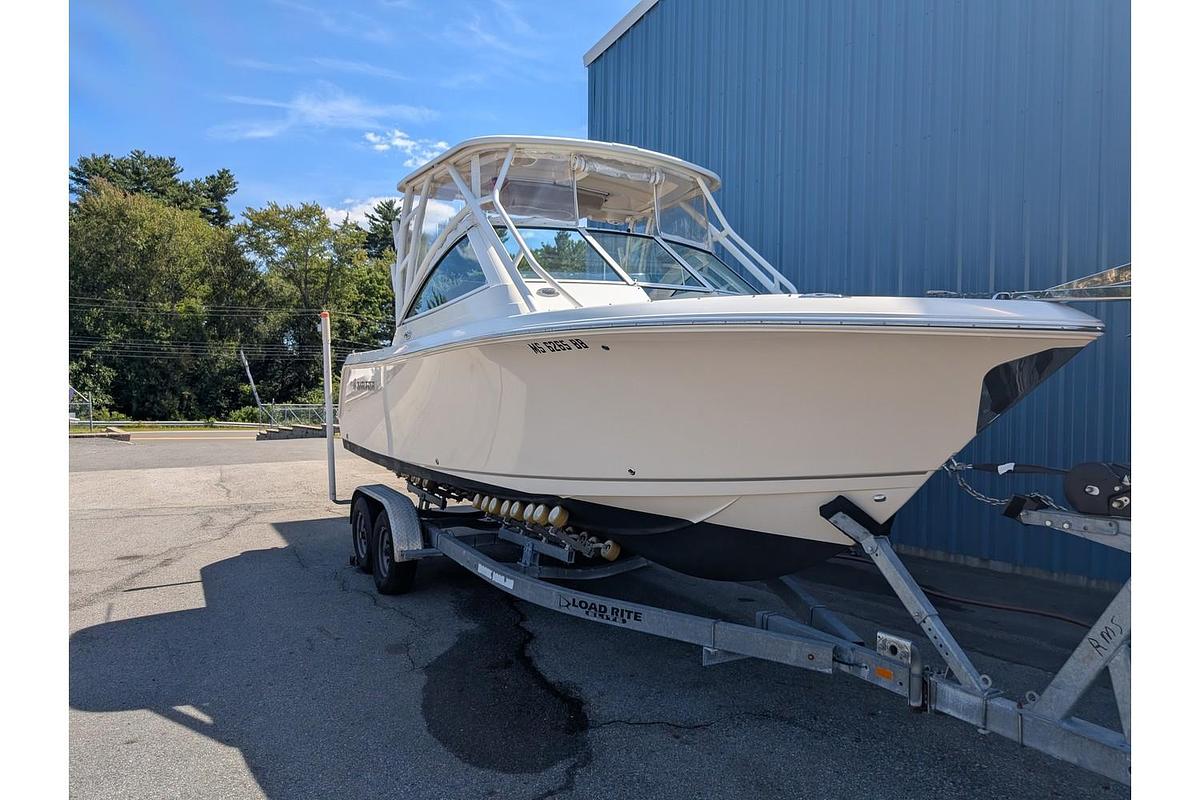 Used 2018 Sailfish 245 Dual Console