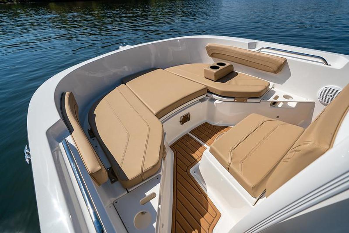 2027 Bayliner Trophy 22CX