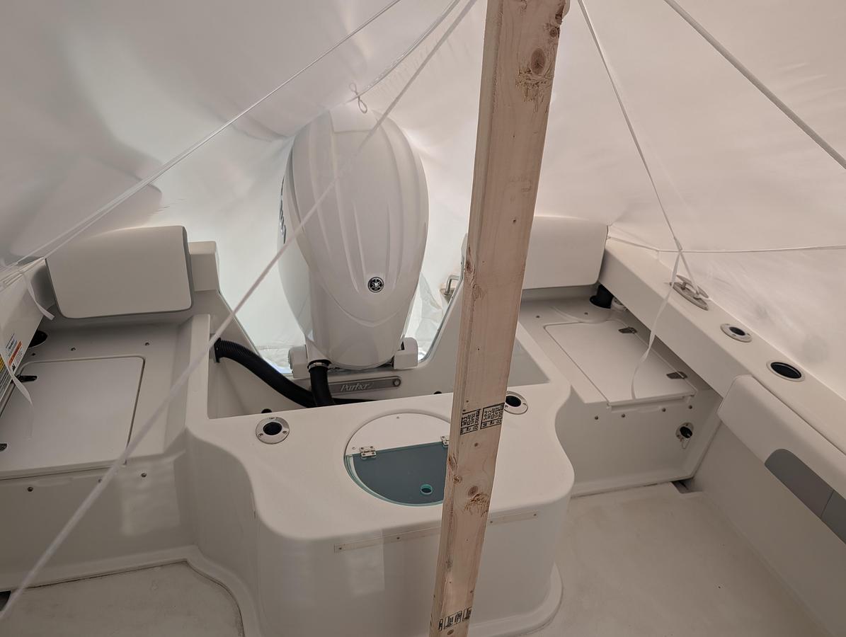 2024 Parker Offshore 2120 Sport Cabin