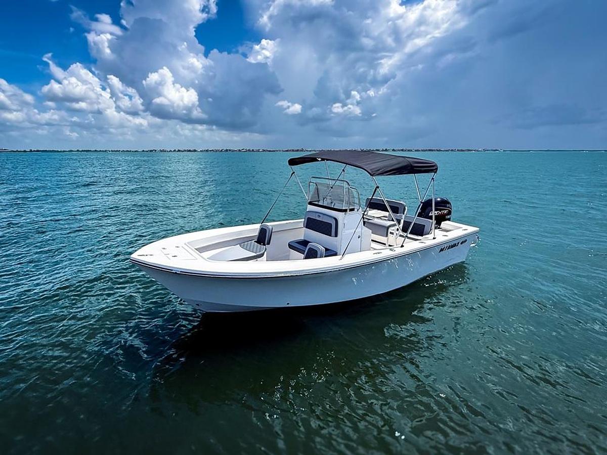 Defiance 205 Catalina Center Console