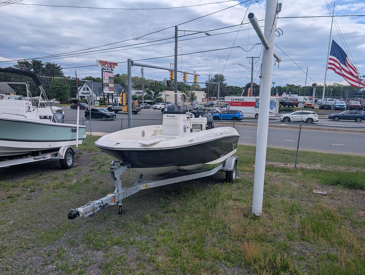 Bayliner T18LE Center Console