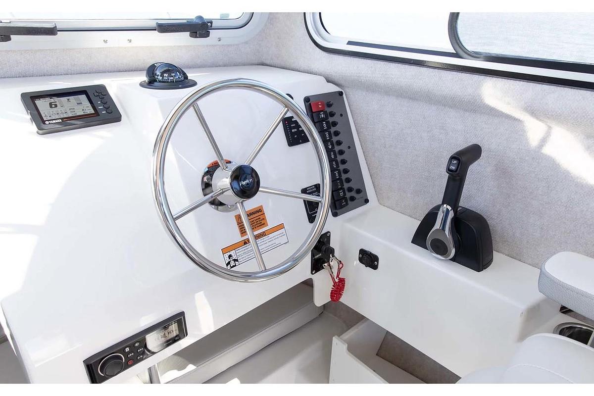2024 Parker Offshore 2120 Sport Cabin