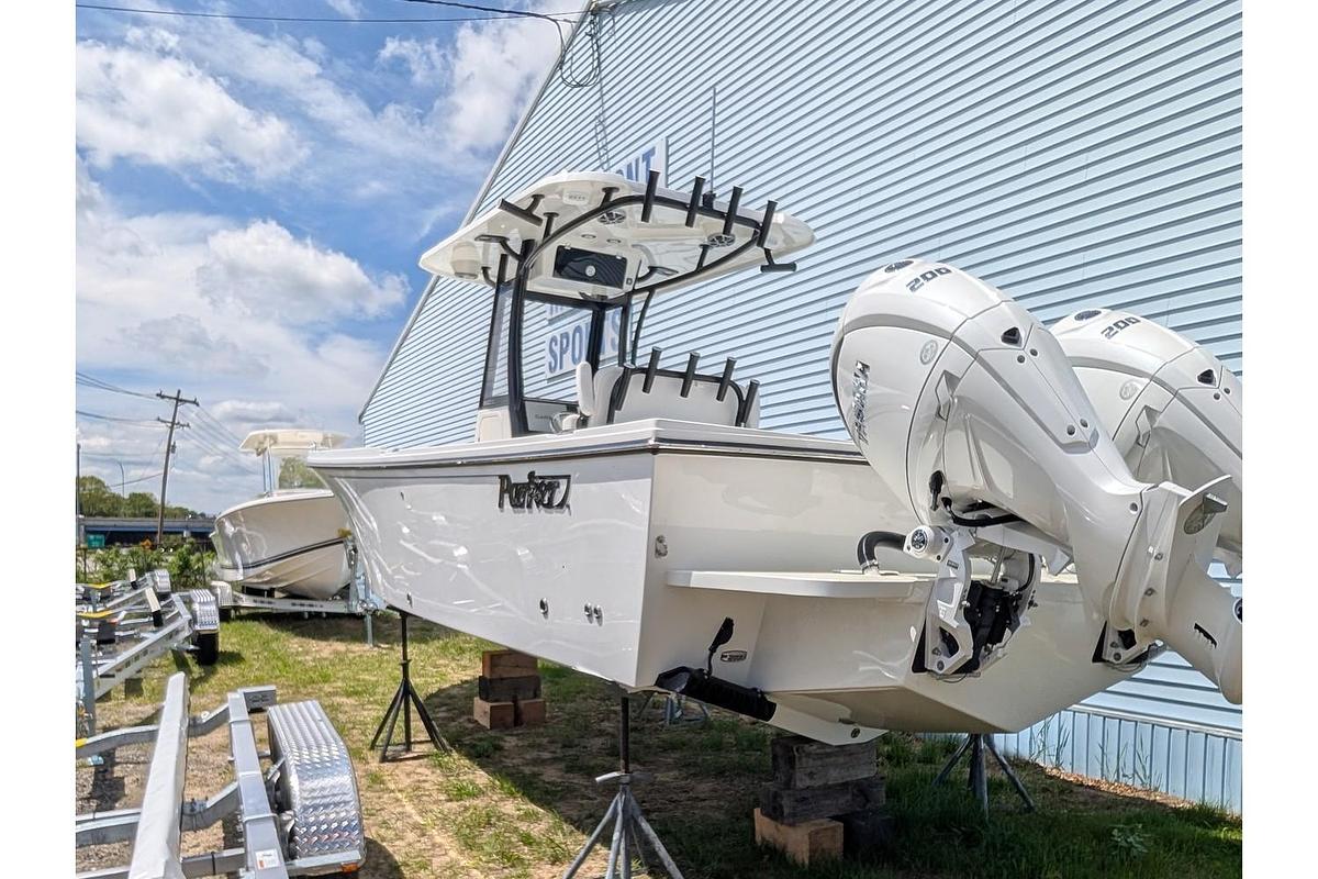 2025 Parker Offshore 2600 Center Console