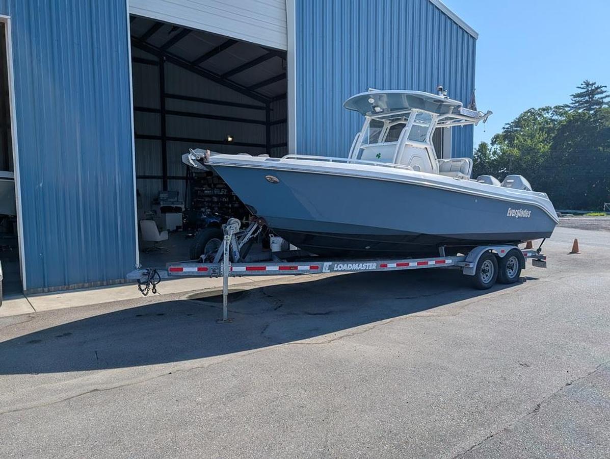 Used 2007 Everglades 240 Center Console