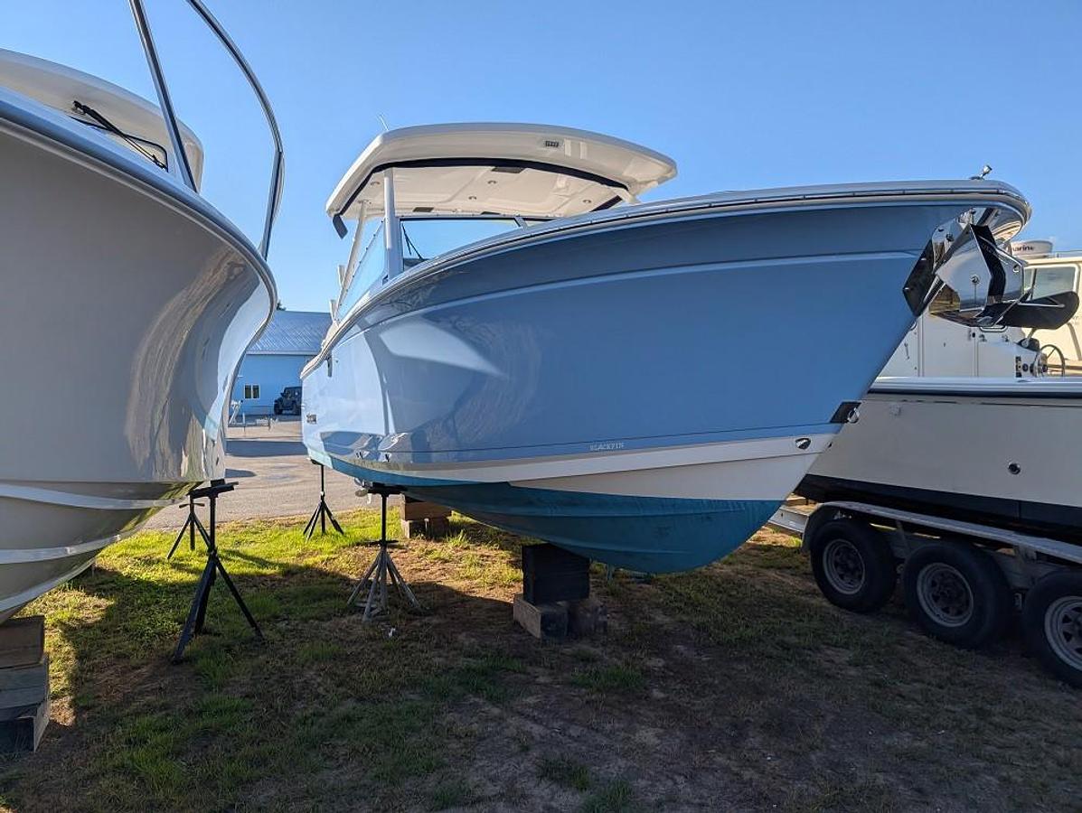 Used 2022 Blackfin Boats 272 DC