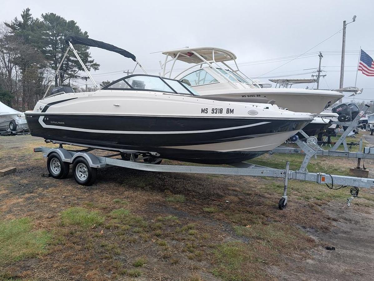 Used Bayliner 210 Deck Boat