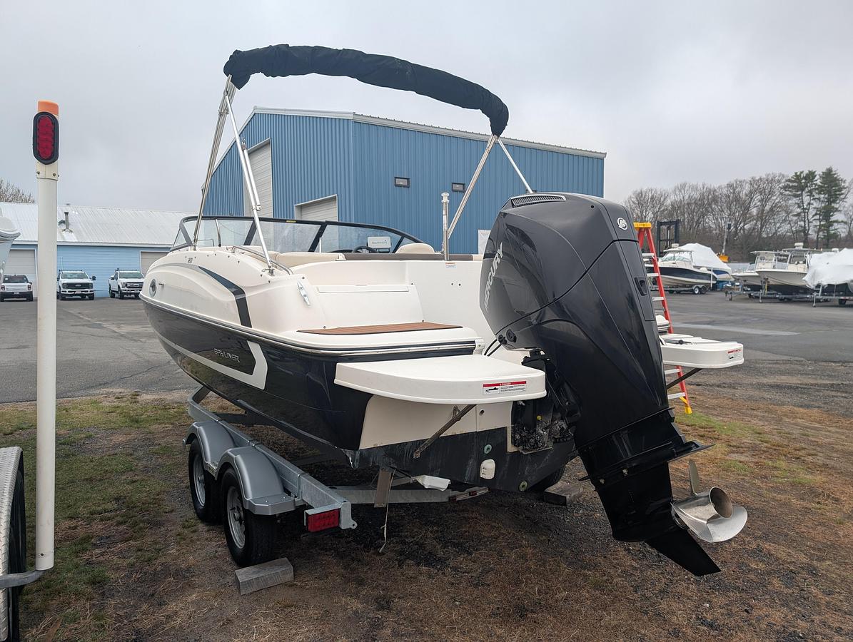 Used Bayliner 210 Deck Boat