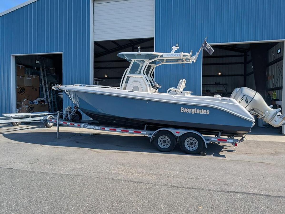 Used 2007 Everglades 240 Center Console