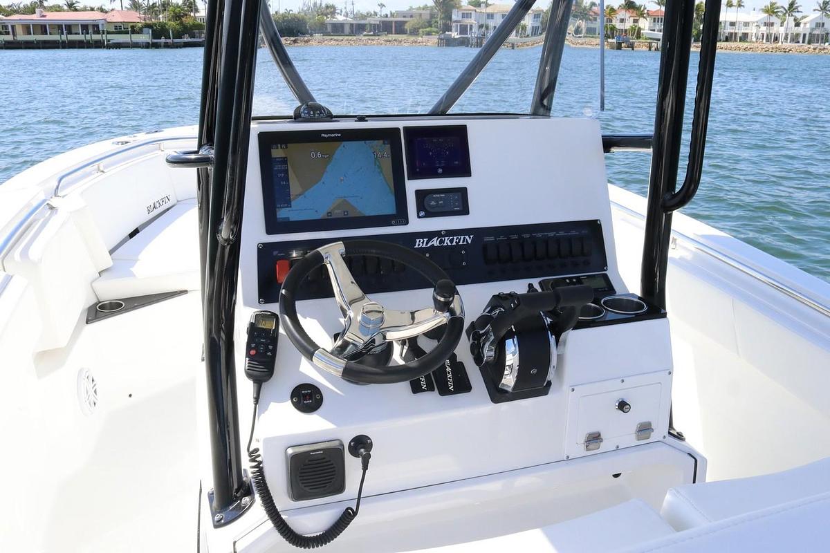 2024 Blackfin Boats 252 Center Console