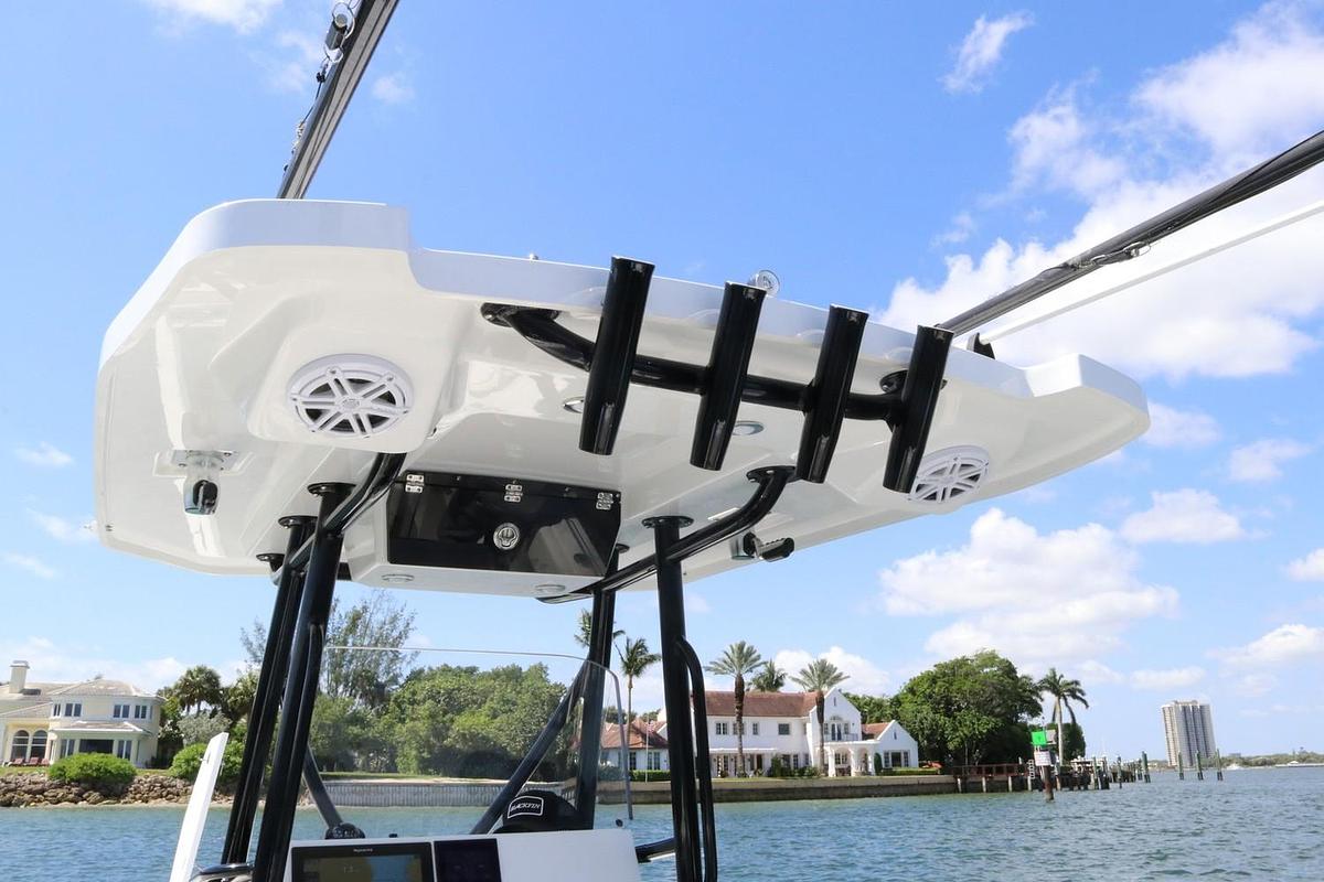 2024 Blackfin Boats 252 Center Console