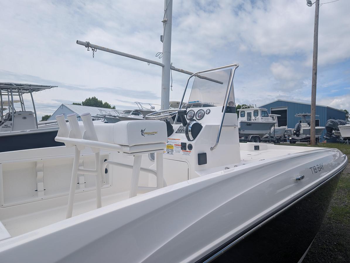 Bayliner T18LE Center Console