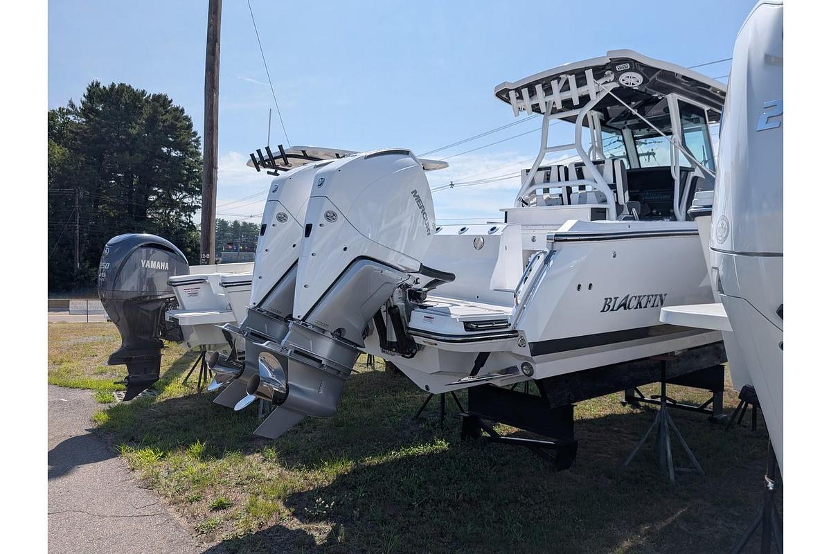 2024 Blackfin Boats 272 Center Console